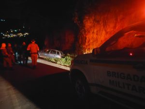 Carro foi roubado em Vale Real e confronto entre BM e bandidos ocorreu na Feliz - Crédito: Brigada Militar