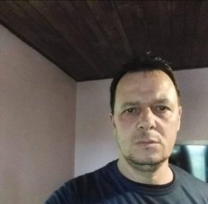 José Adair Oliveira tinha 47 anos e sumiu no desmoronamento junto com o filho que ainda não foi encontrado - Crédito: Facebook