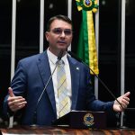 Flávio Bolsonaro abriu vantagem sobre Lula - Crédito: Reprodução