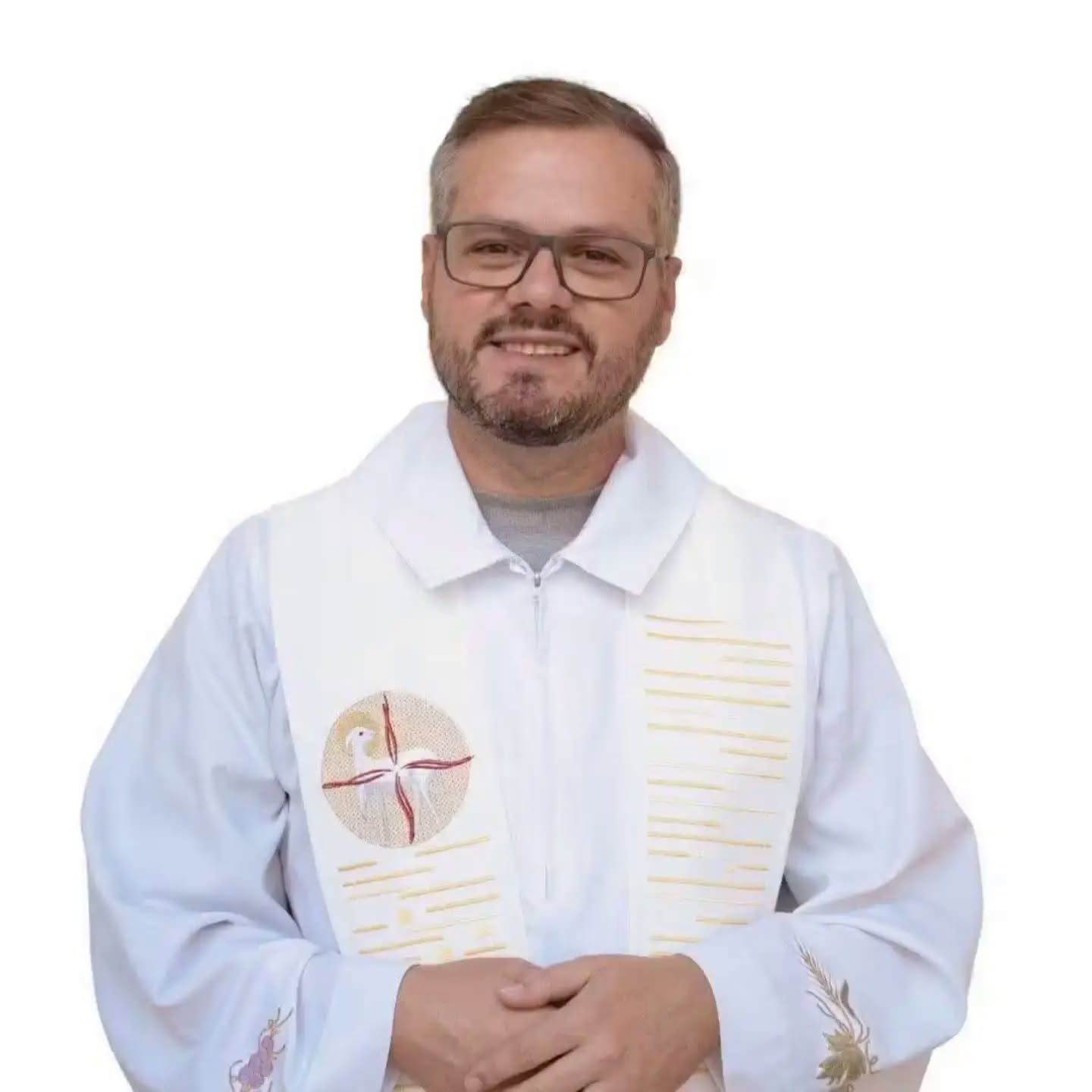 Padre foi amarrado no banheiro e pediu socorro pela janela - Crédito: Reprodução